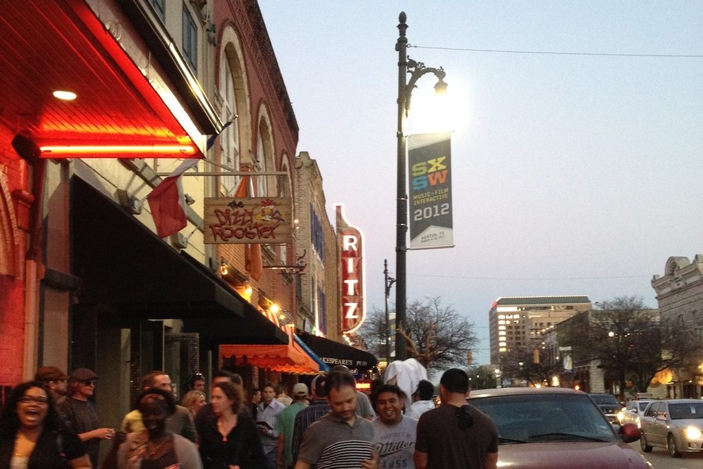 SXSW2012の様子 - 6th Street(撮影:宮川麻衣子)